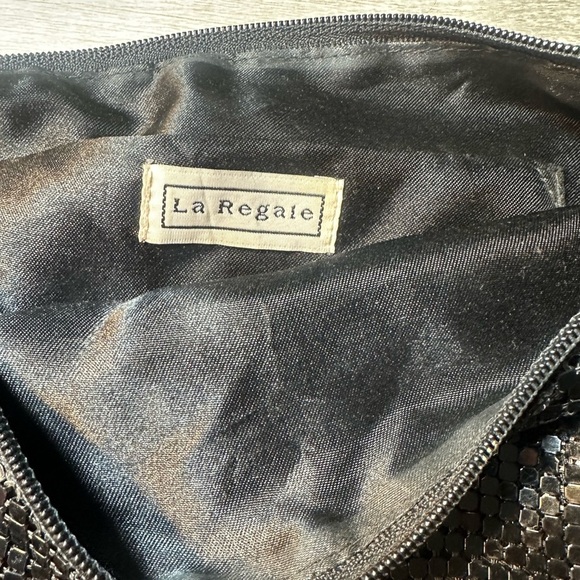 La Regale Vintage Shimmering Black Evening Bag 🦄 - Picture 2 of 6